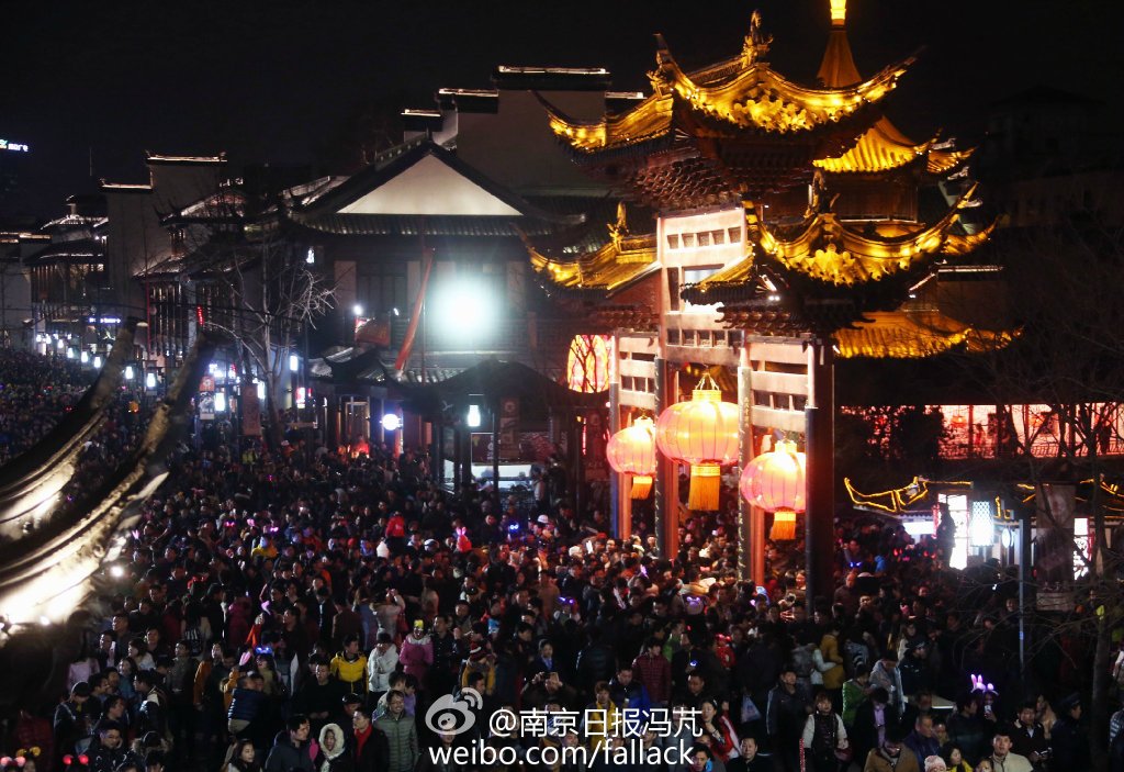 感谢你!52万人夫子庙平安赏灯有你一份功劳-传